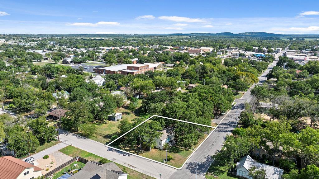 409 N North Main St, Burnet, TX 78611