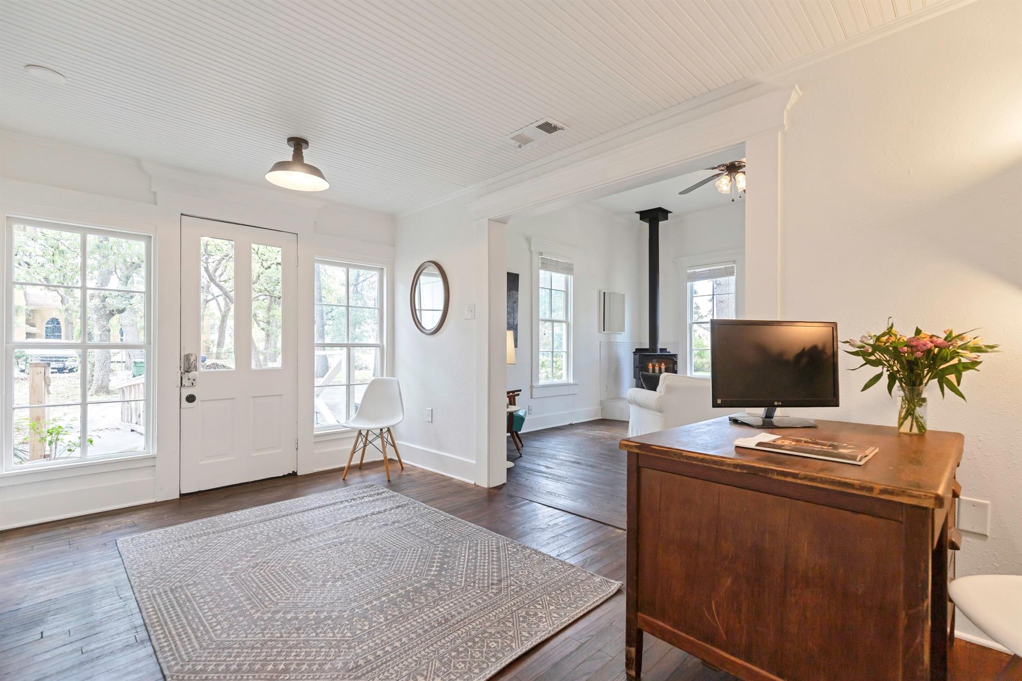 409 N North Main St, Burnet, TX 78611