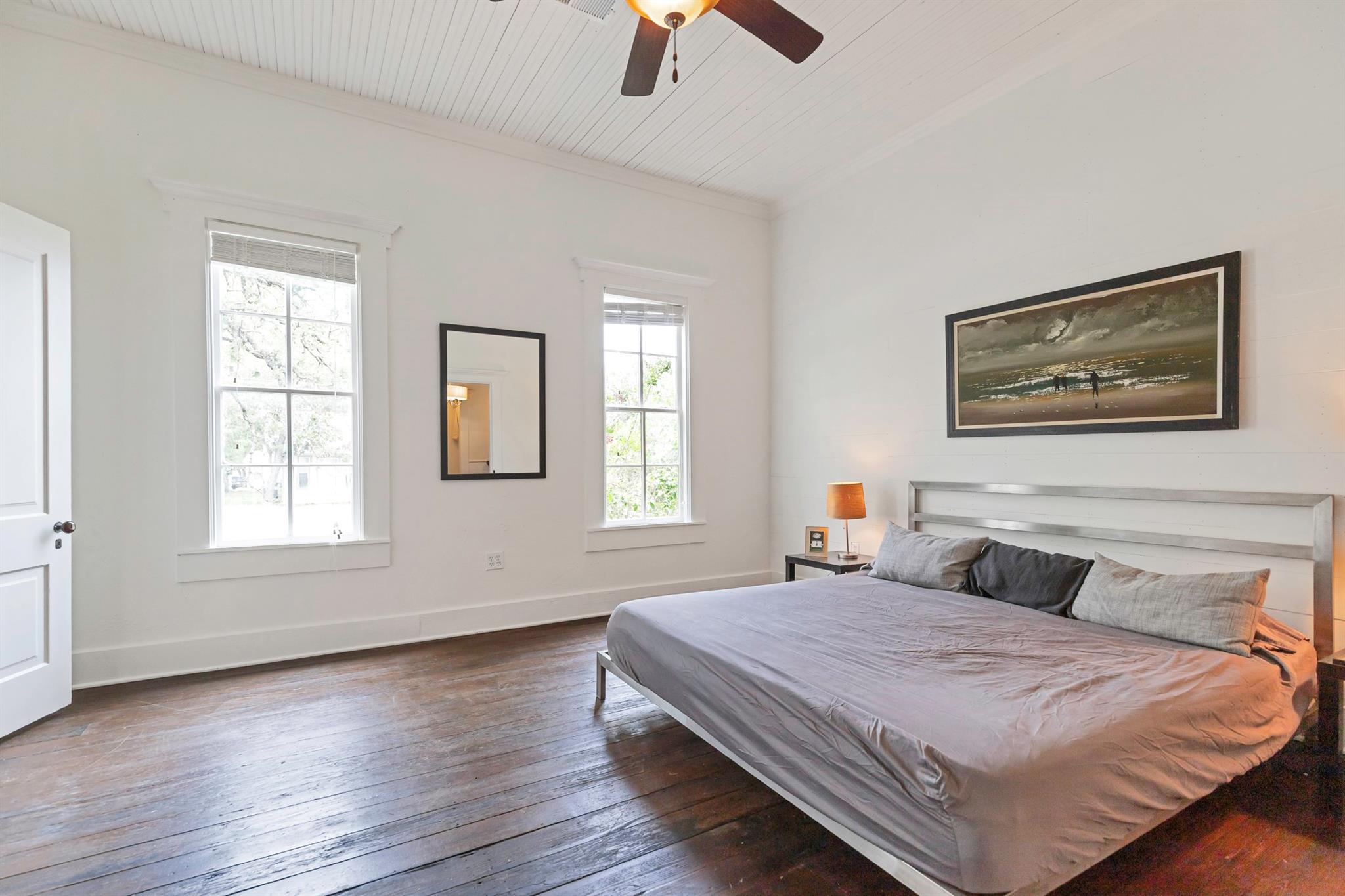 409 N North Main St, Burnet, TX 78611