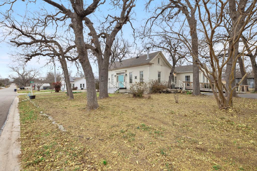 409 N North Main St, Burnet, TX 78611