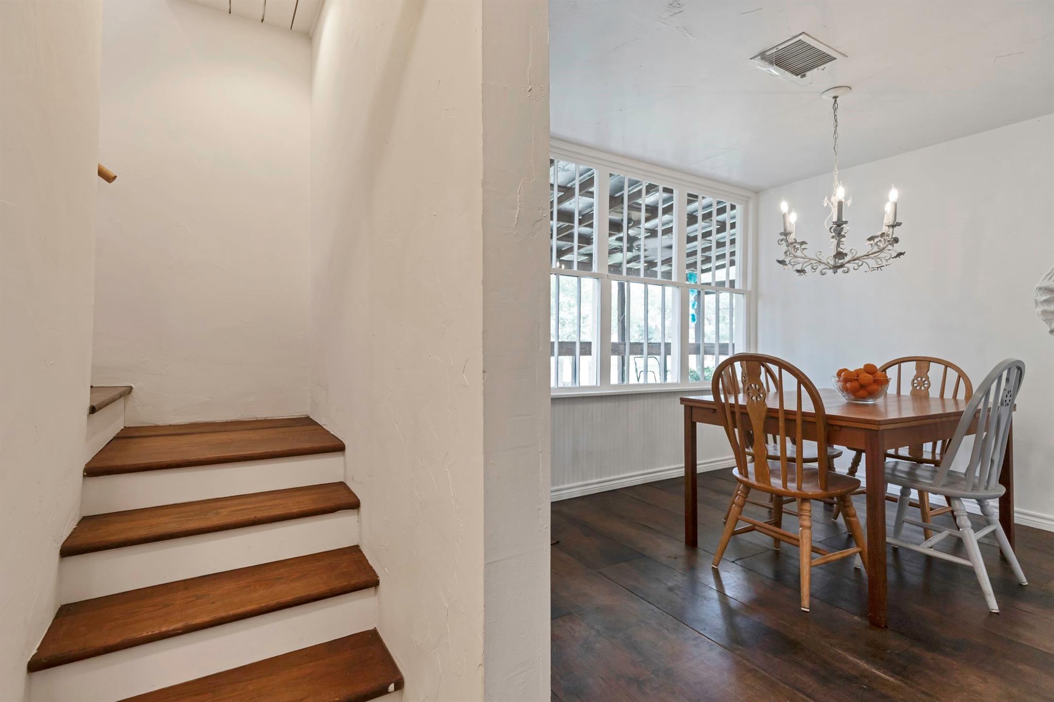 409 N North Main St, Burnet, TX 78611