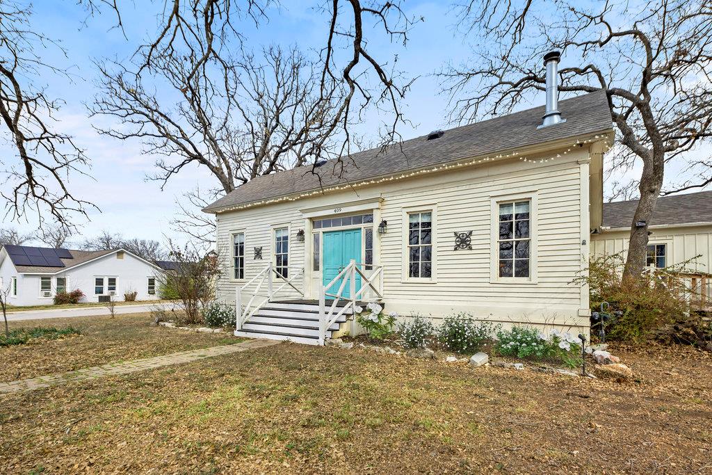 409 N North Main St, Burnet, TX 78611