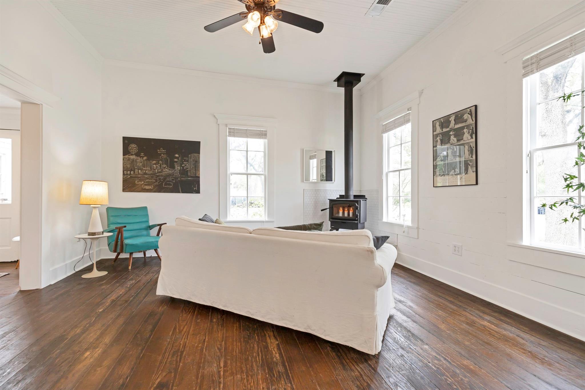 409 N North Main St, Burnet, TX 78611