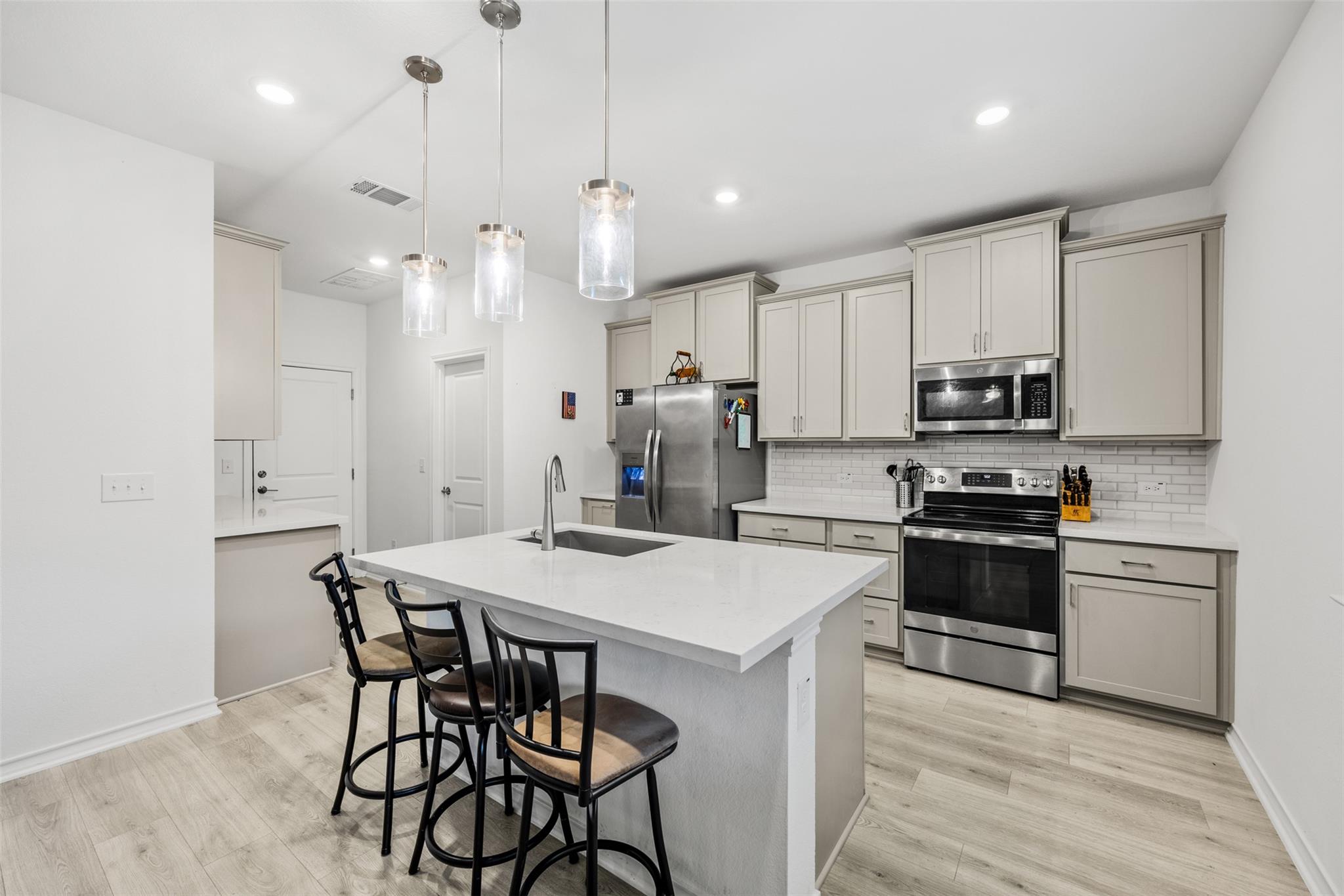 301 Quarry Rock Cv, Liberty Hill, TX 78642