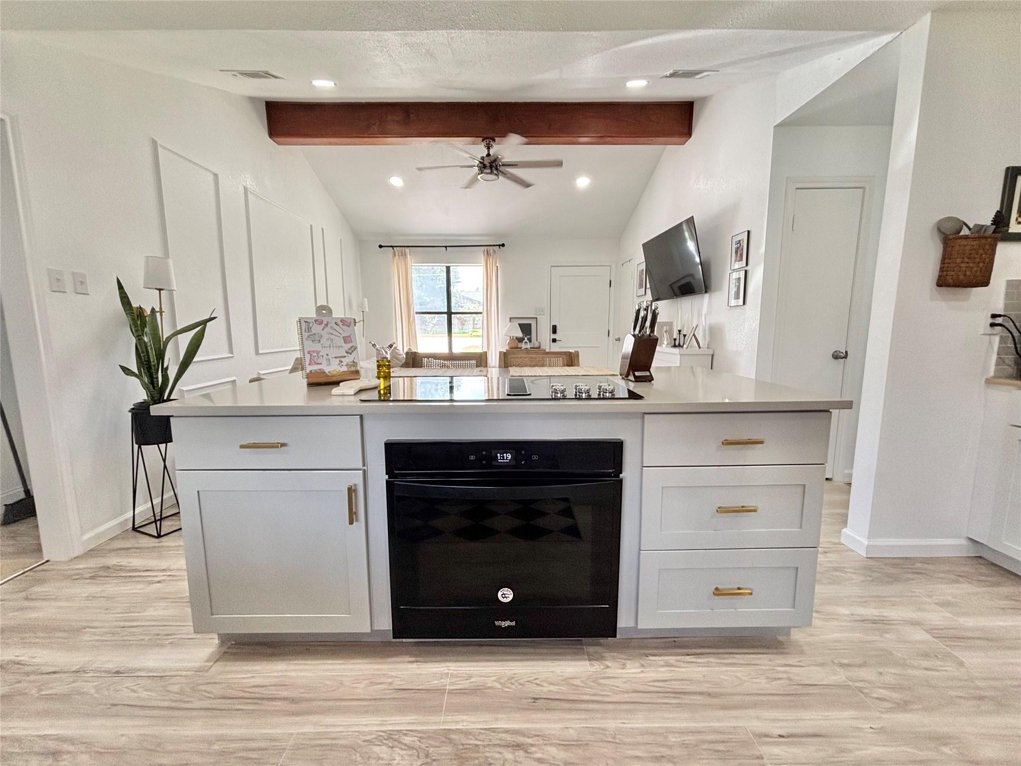 308 River Hills Dr, San Marcos, TX 78666