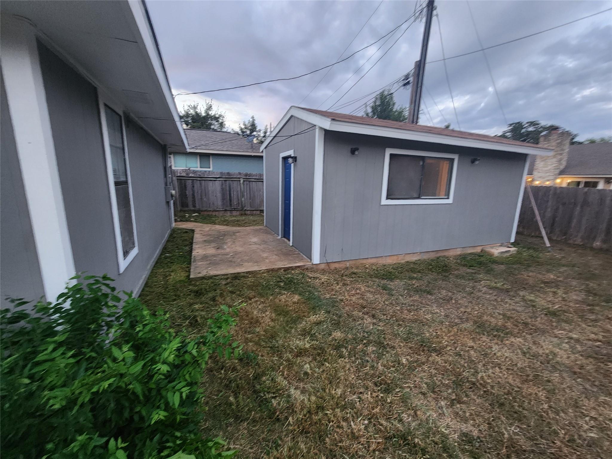 302 Burning Tree Dr, Georgetown, TX 78628