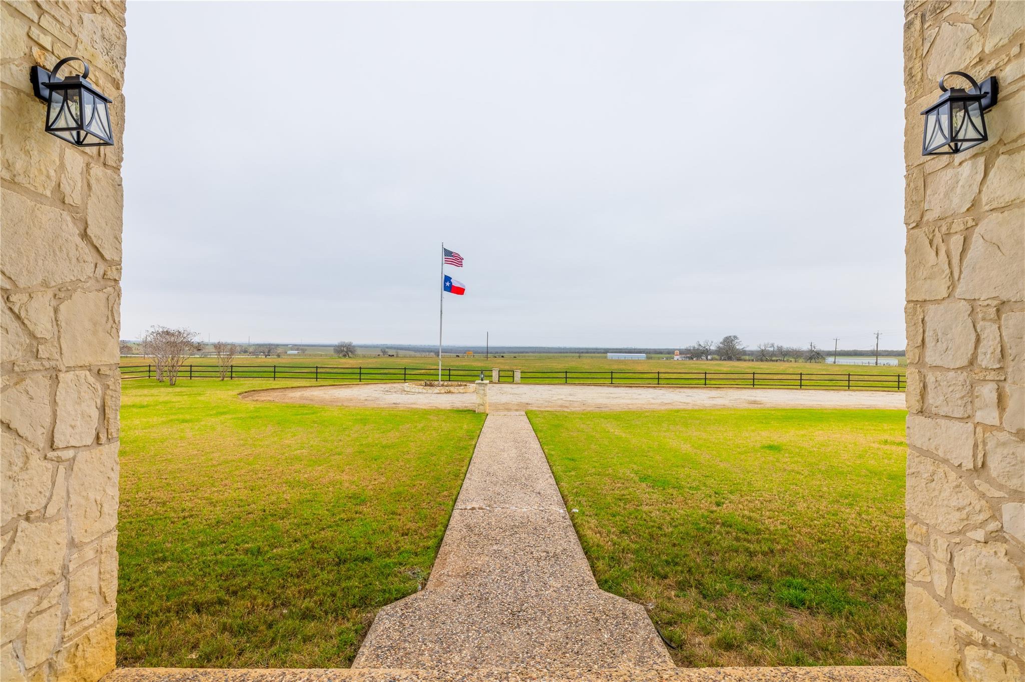 1460 E State Highway 87, Nixon, TX 78140