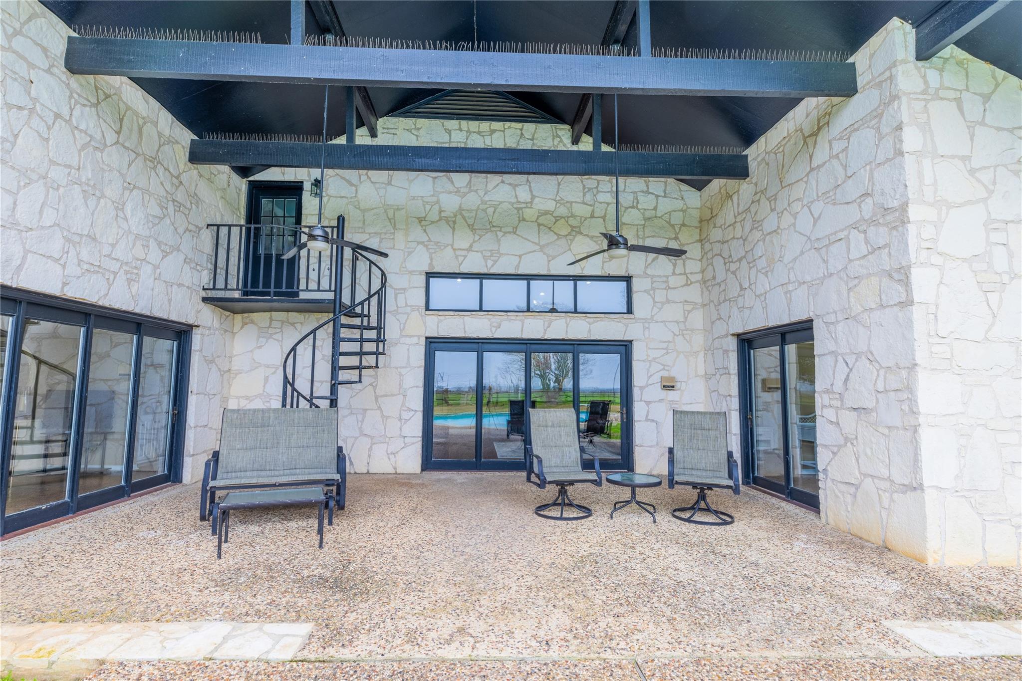 1460 E State Highway 87, Nixon, TX 78140