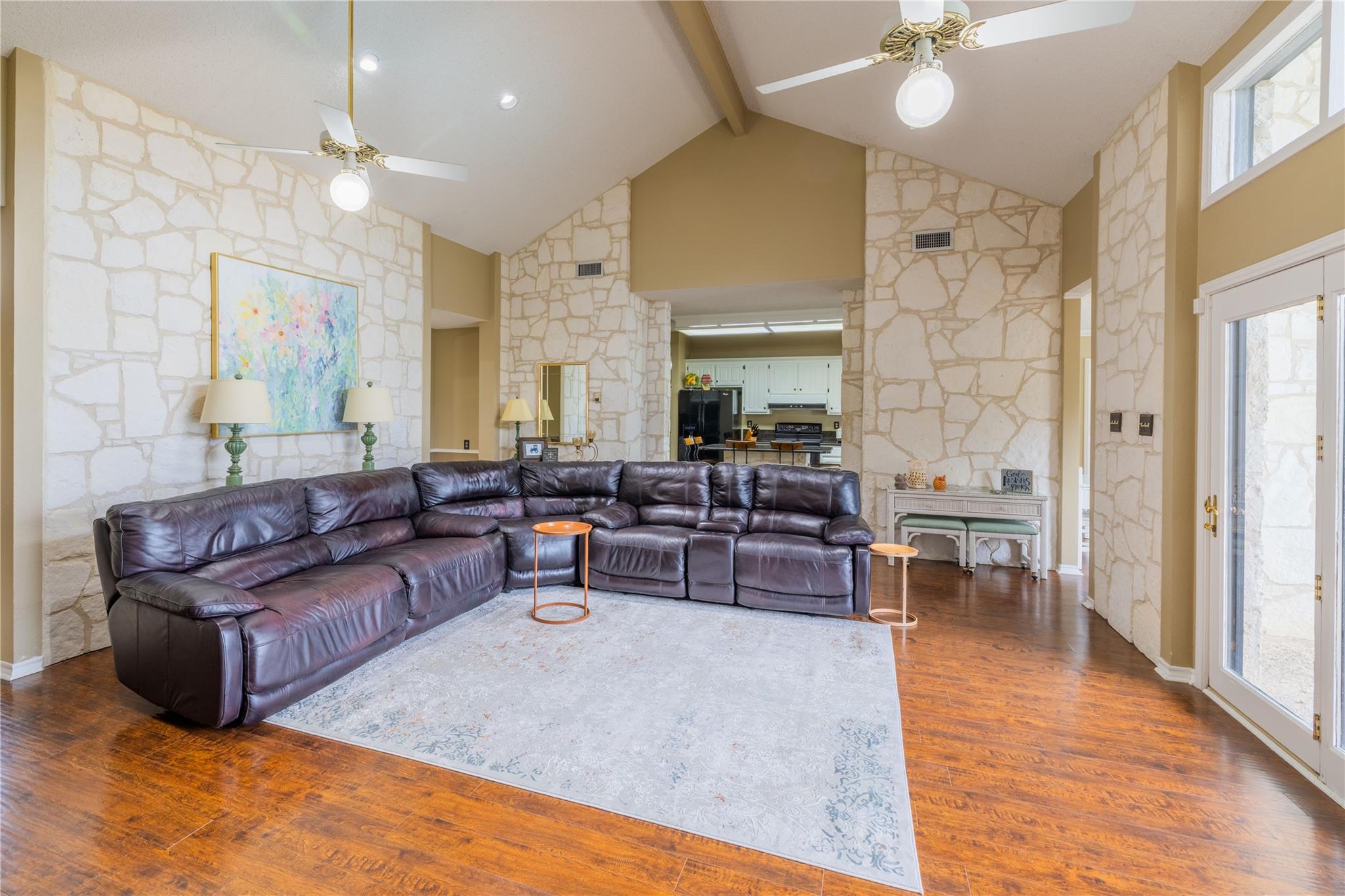 1460 E State Highway 87, Nixon, TX 78140