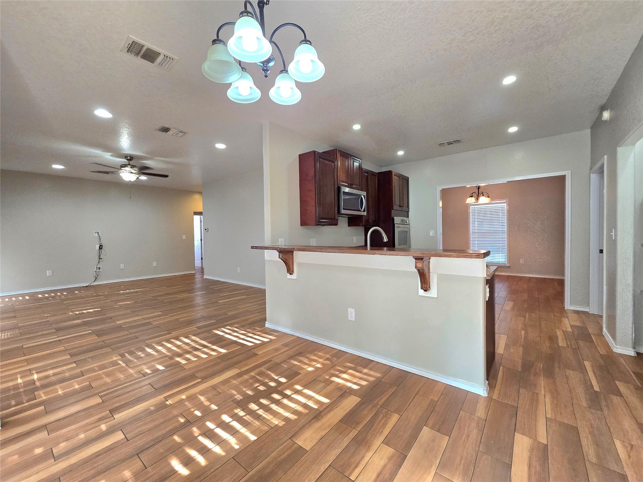 6 Sun Flower Cir, New Braunfels, TX 78130