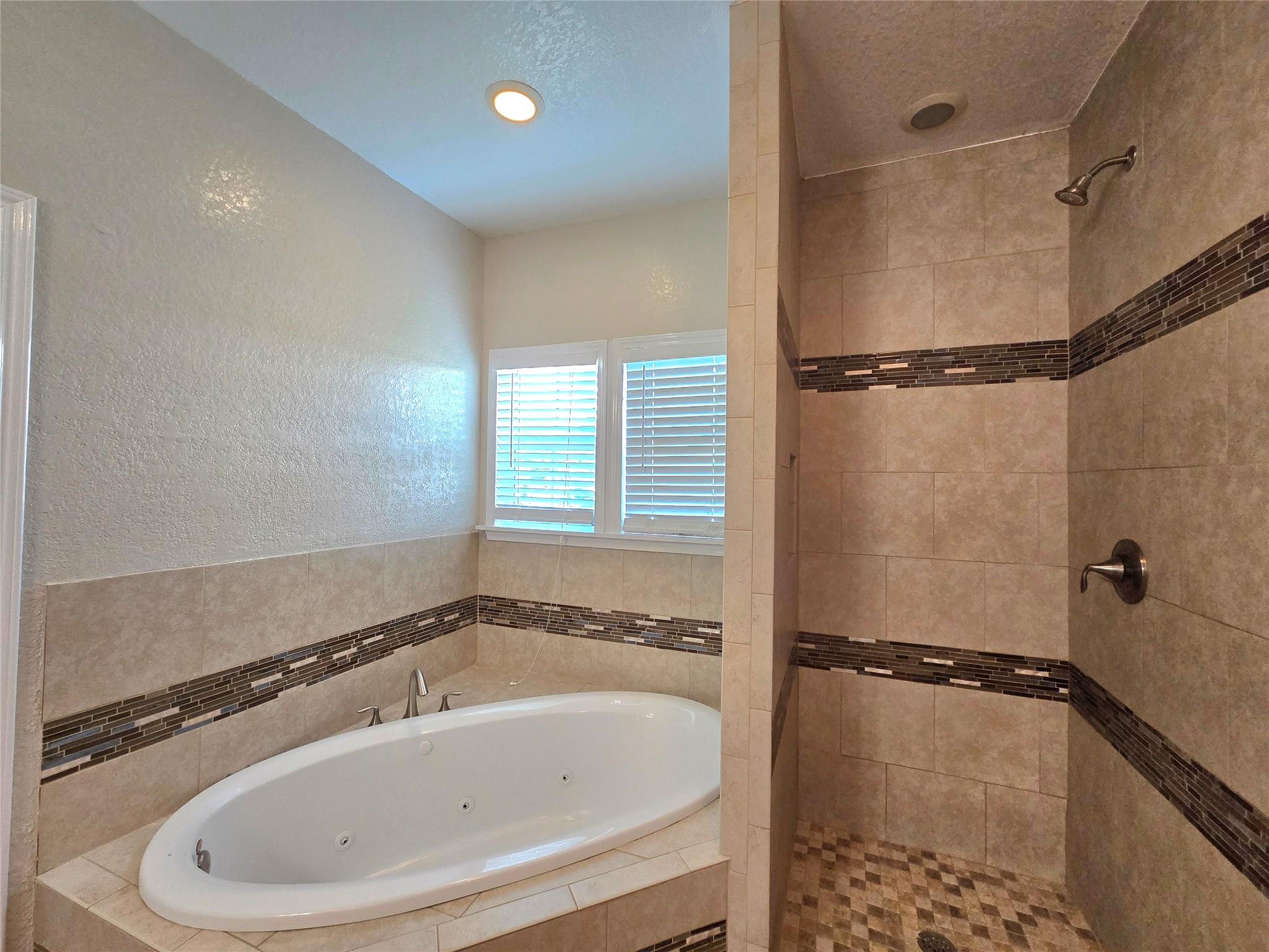 6 Sun Flower Cir, New Braunfels, TX 78130