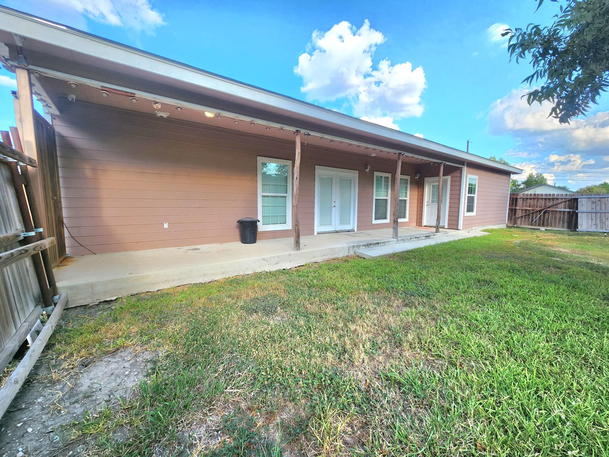 6 Sun Flower Cir, New Braunfels, TX 78130