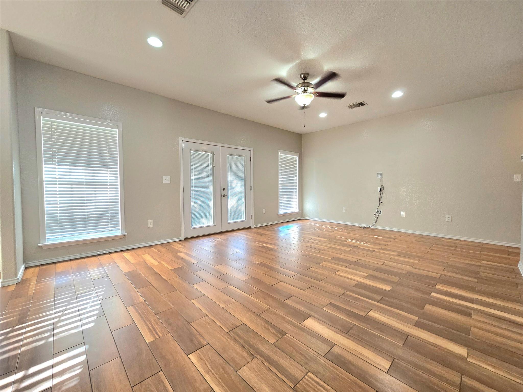 6 Sun Flower Cir, New Braunfels, TX 78130