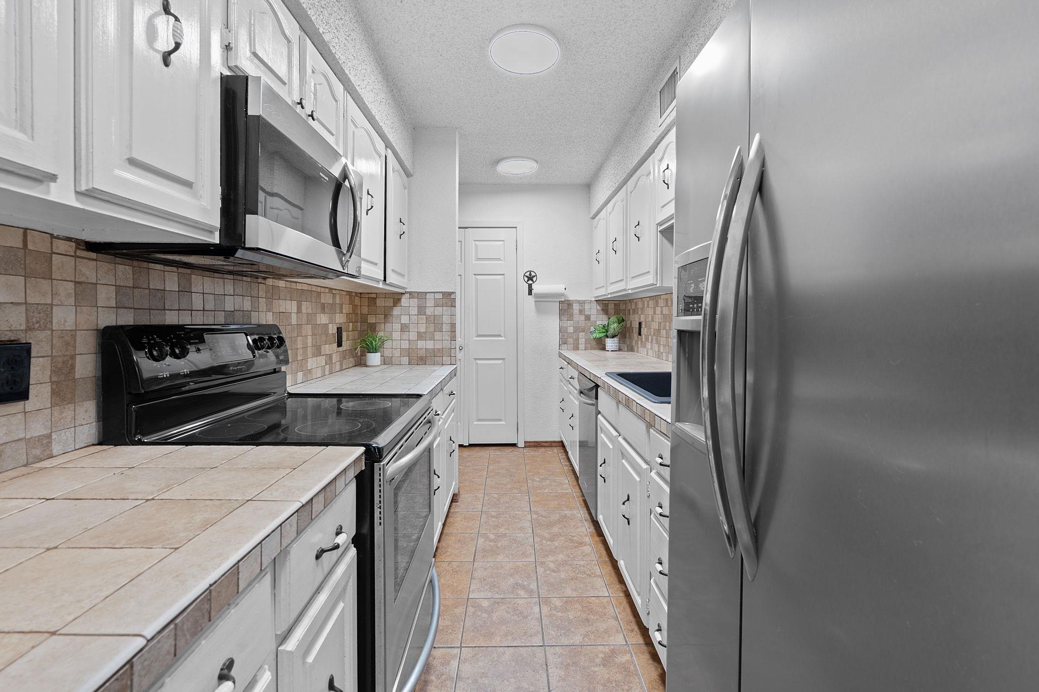 188 Tahitian Dr, Bastrop, TX 78602