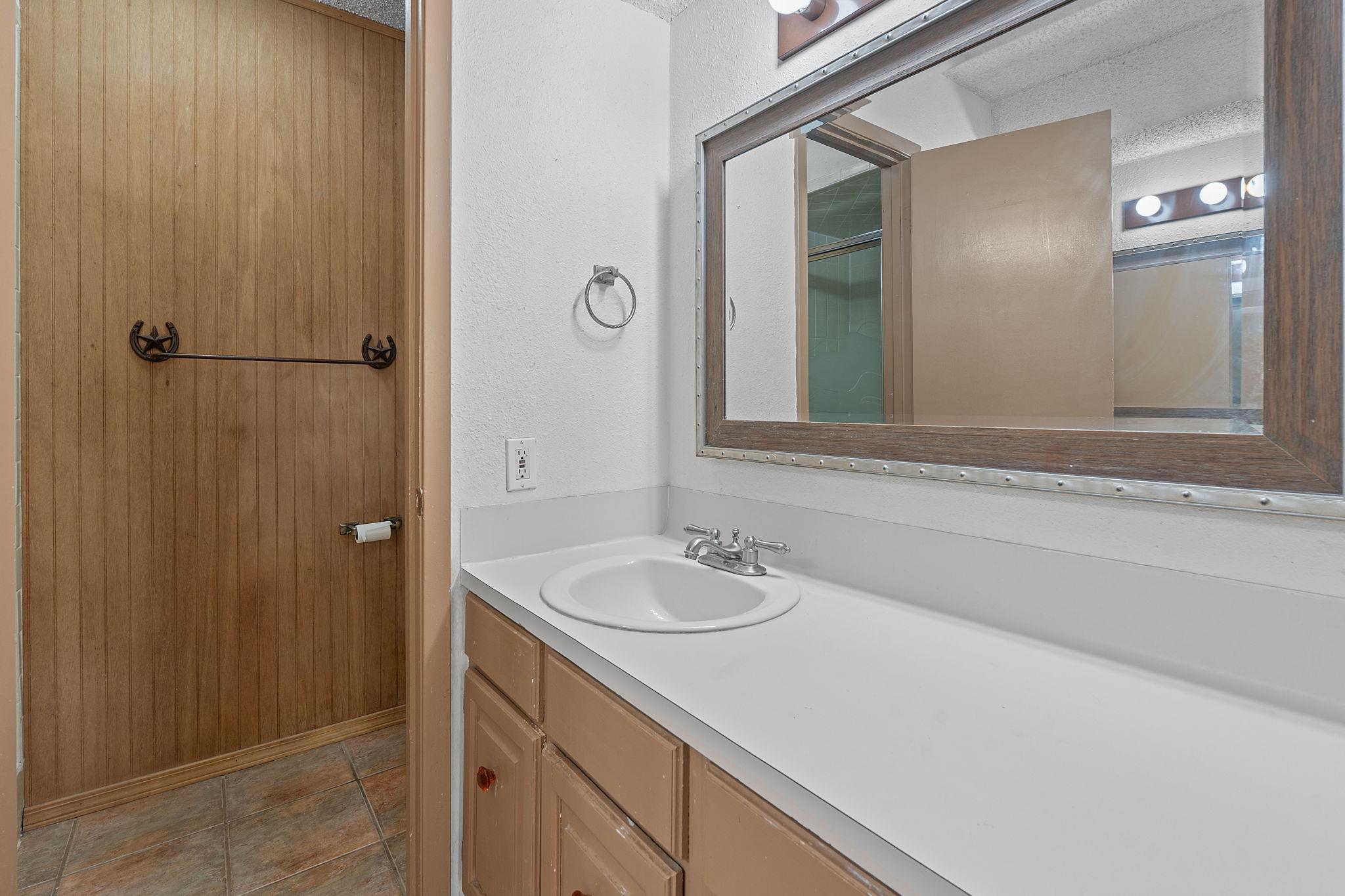 188 Tahitian Dr, Bastrop, TX 78602