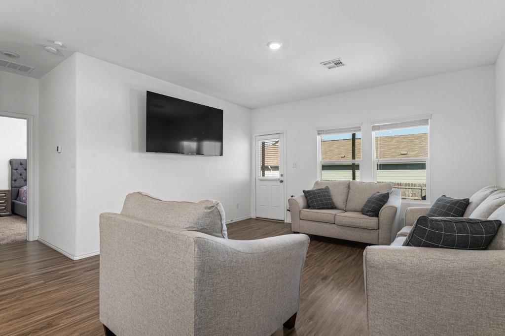 205 Rooster Way, Jarrell, TX 76537