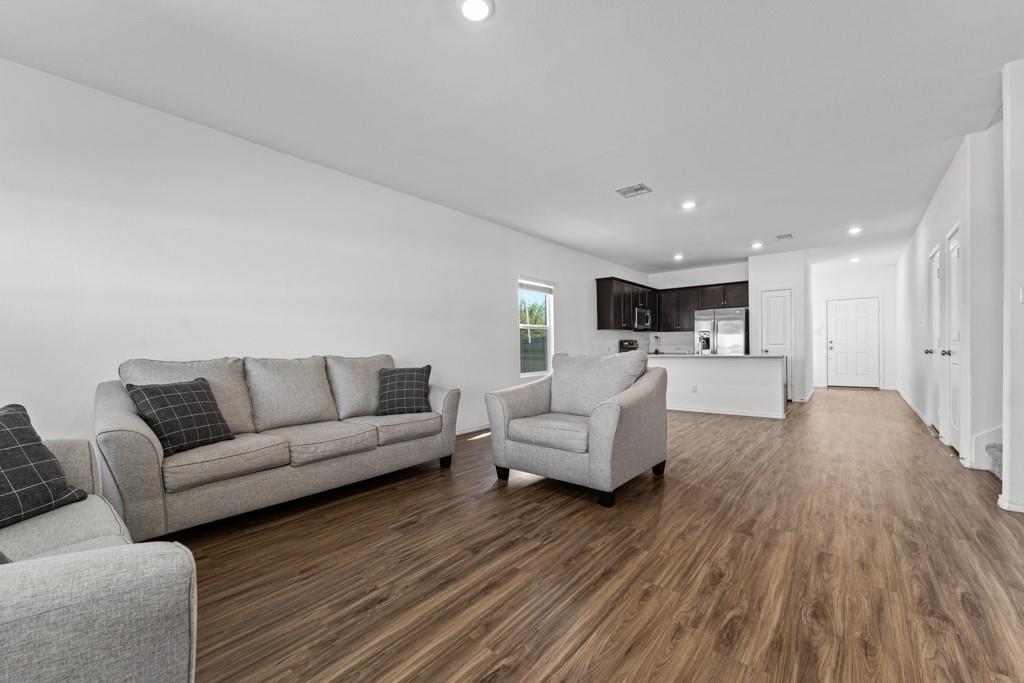 205 Rooster Way, Jarrell, TX 76537