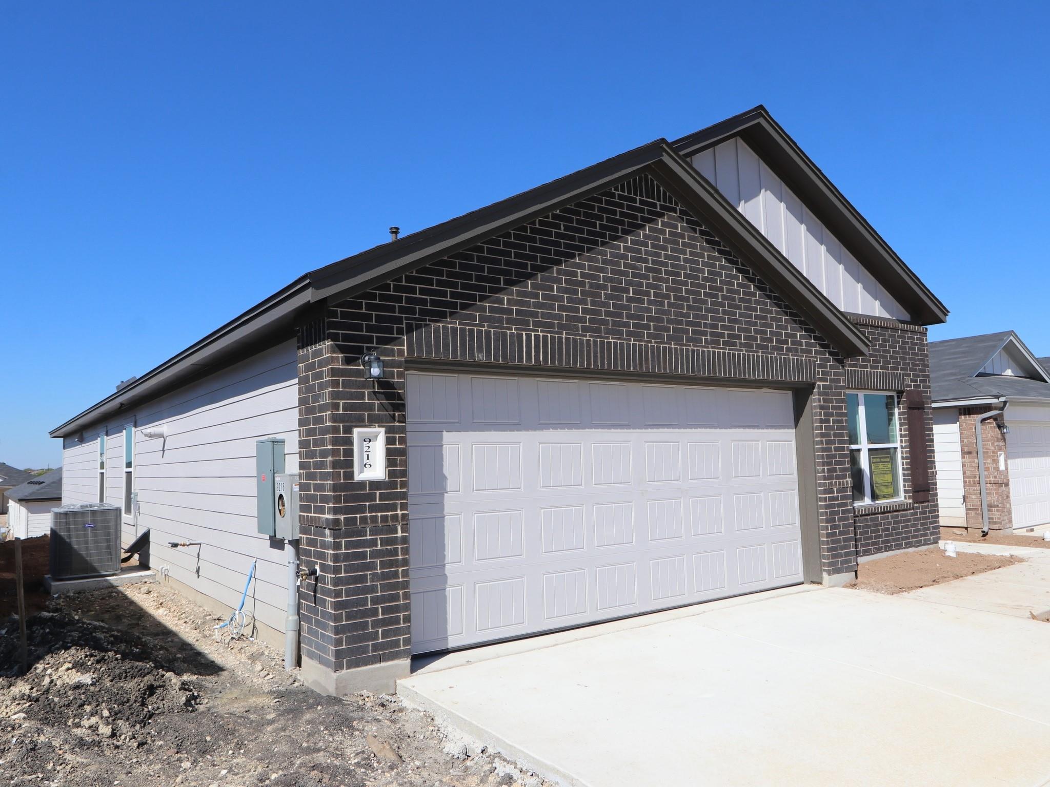 9216 Corvallis Dr, Austin, TX 78747