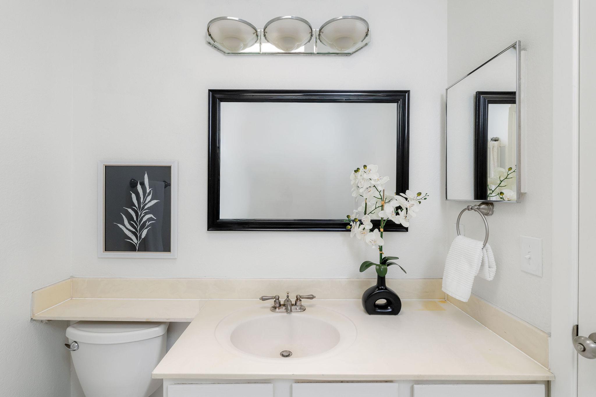 2215 Post Rd # 1034, Austin, TX 78704