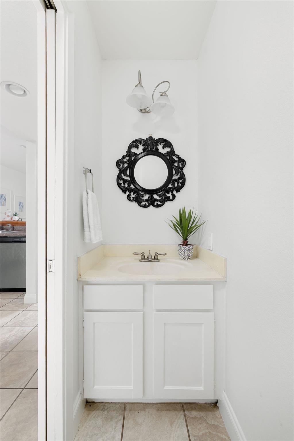 2215 Post Rd # 1034, Austin, TX 78704