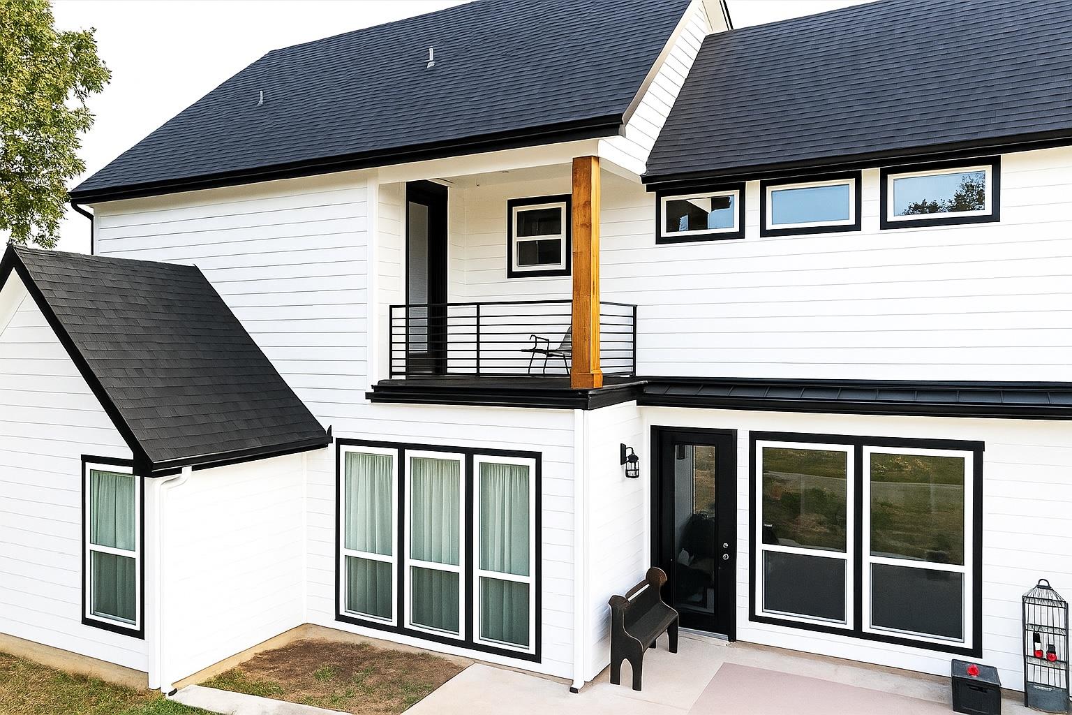 136 W Castlebriar Dr, Granite Shoals, TX 78654