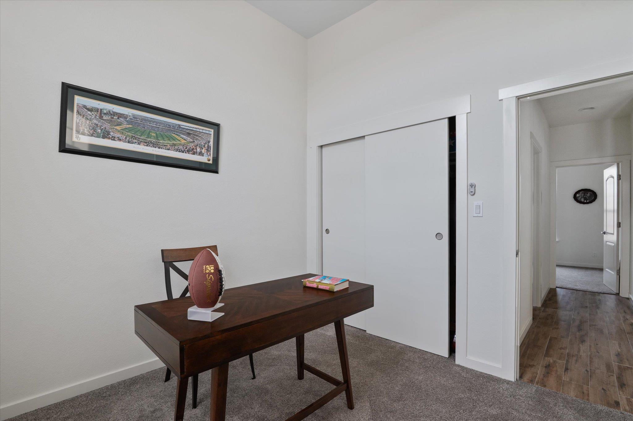 136 W Castlebriar Dr, Granite Shoals, TX 78654