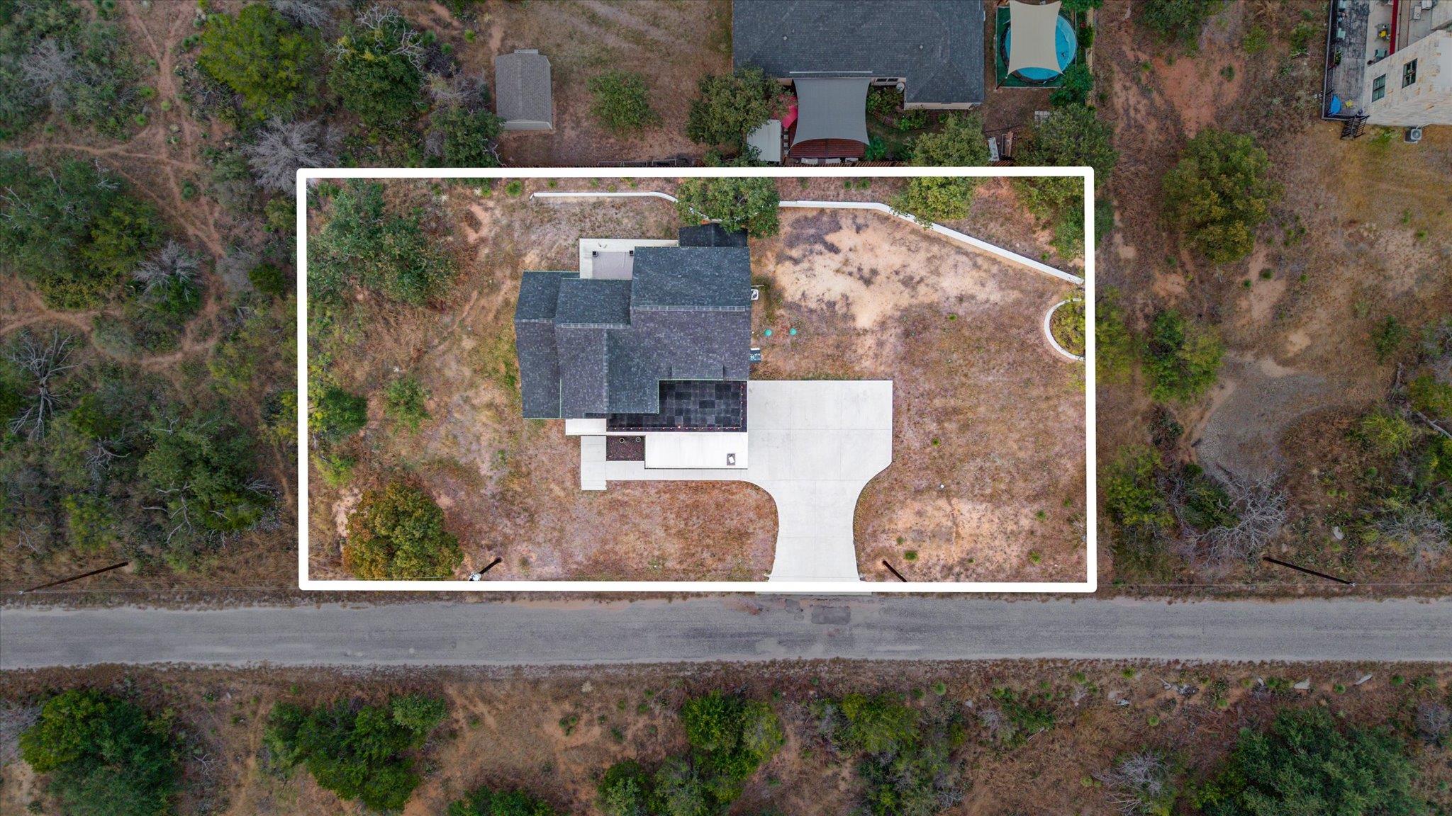 136 W Castlebriar Dr, Granite Shoals, TX 78654