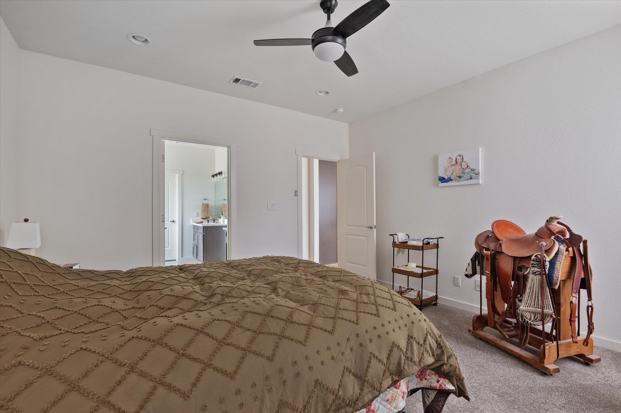 136 W Castlebriar Dr, Granite Shoals, TX 78654