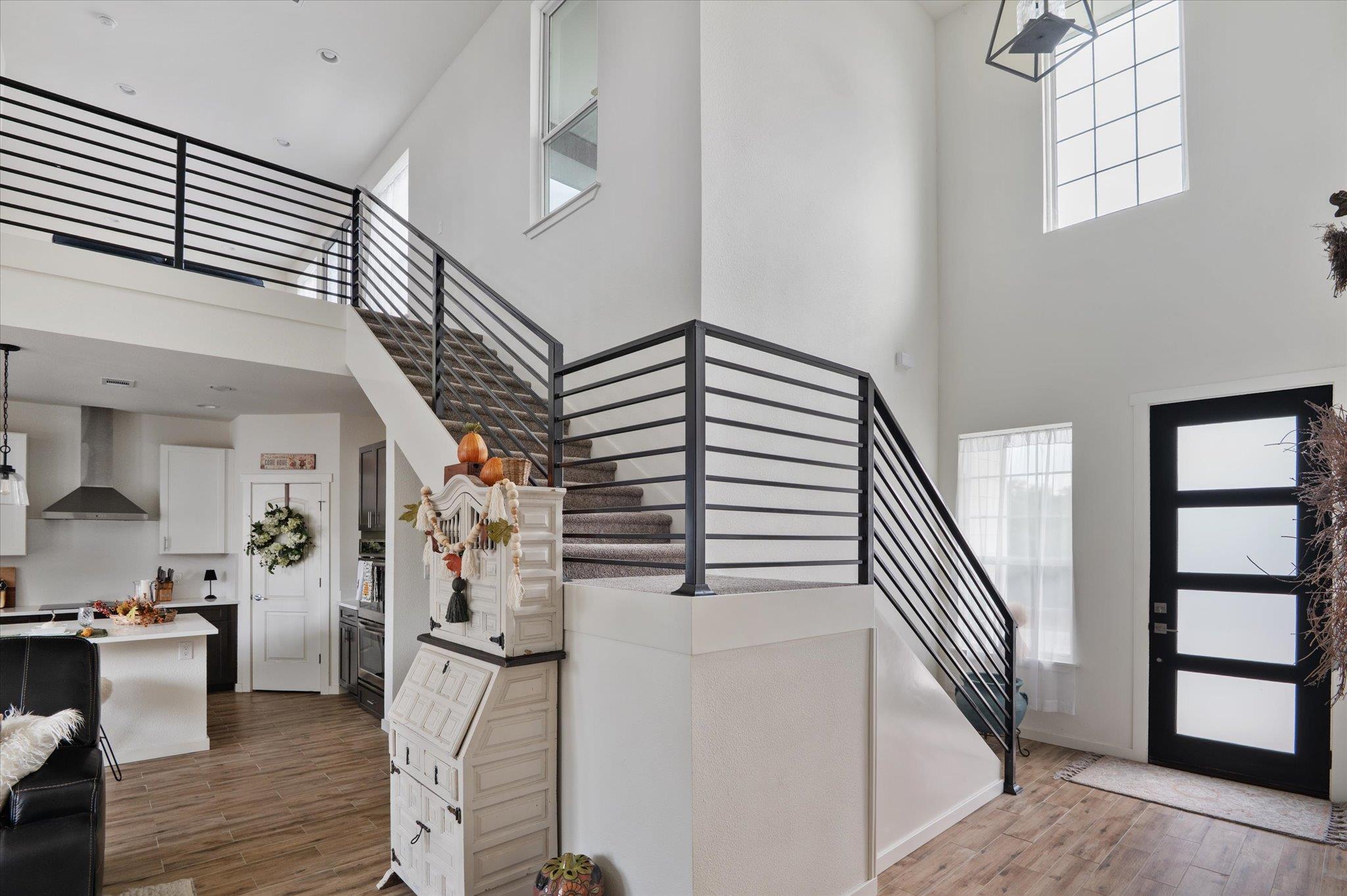 136 W Castlebriar Dr, Granite Shoals, TX 78654