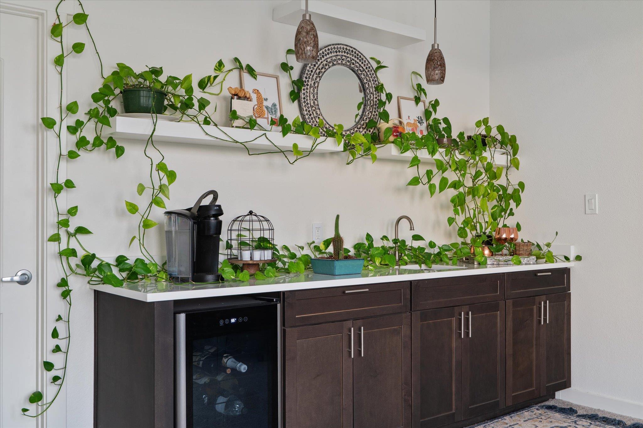 136 W Castlebriar Dr, Granite Shoals, TX 78654