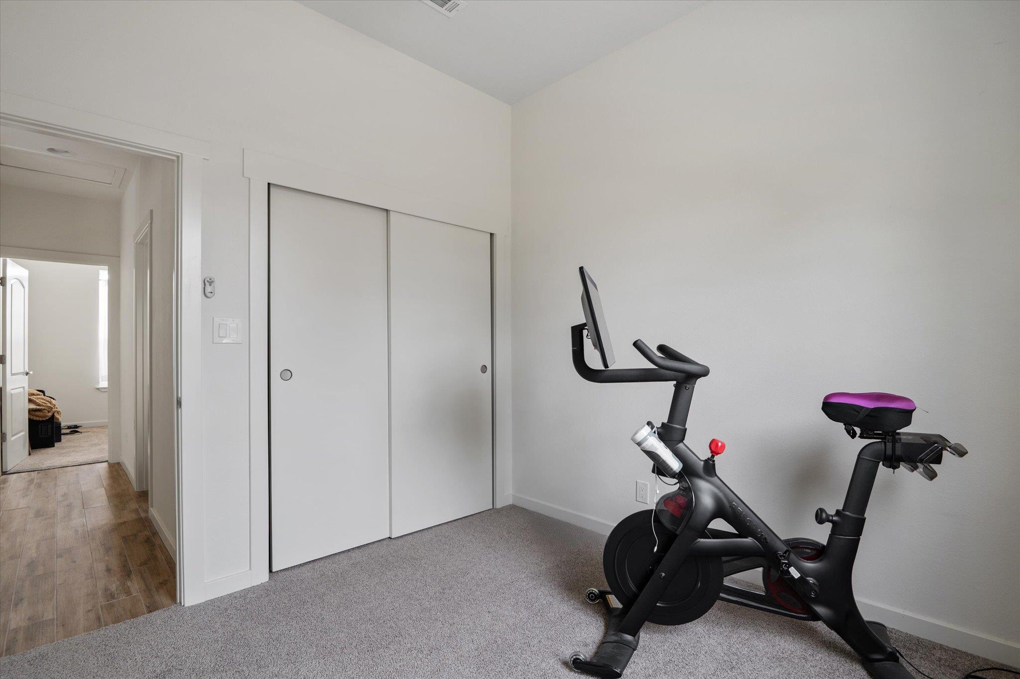 136 W Castlebriar Dr, Granite Shoals, TX 78654