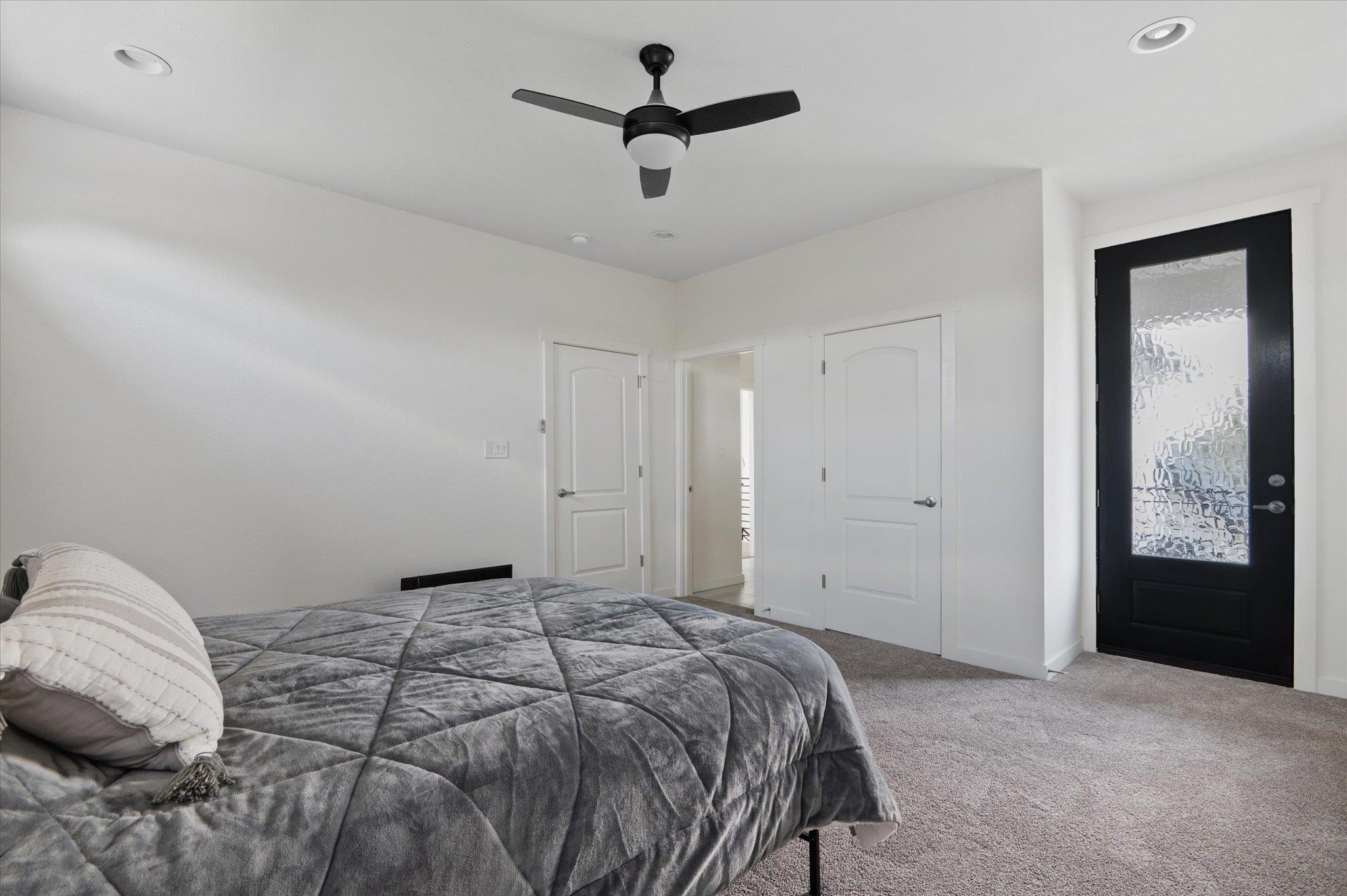 136 W Castlebriar Dr, Granite Shoals, TX 78654