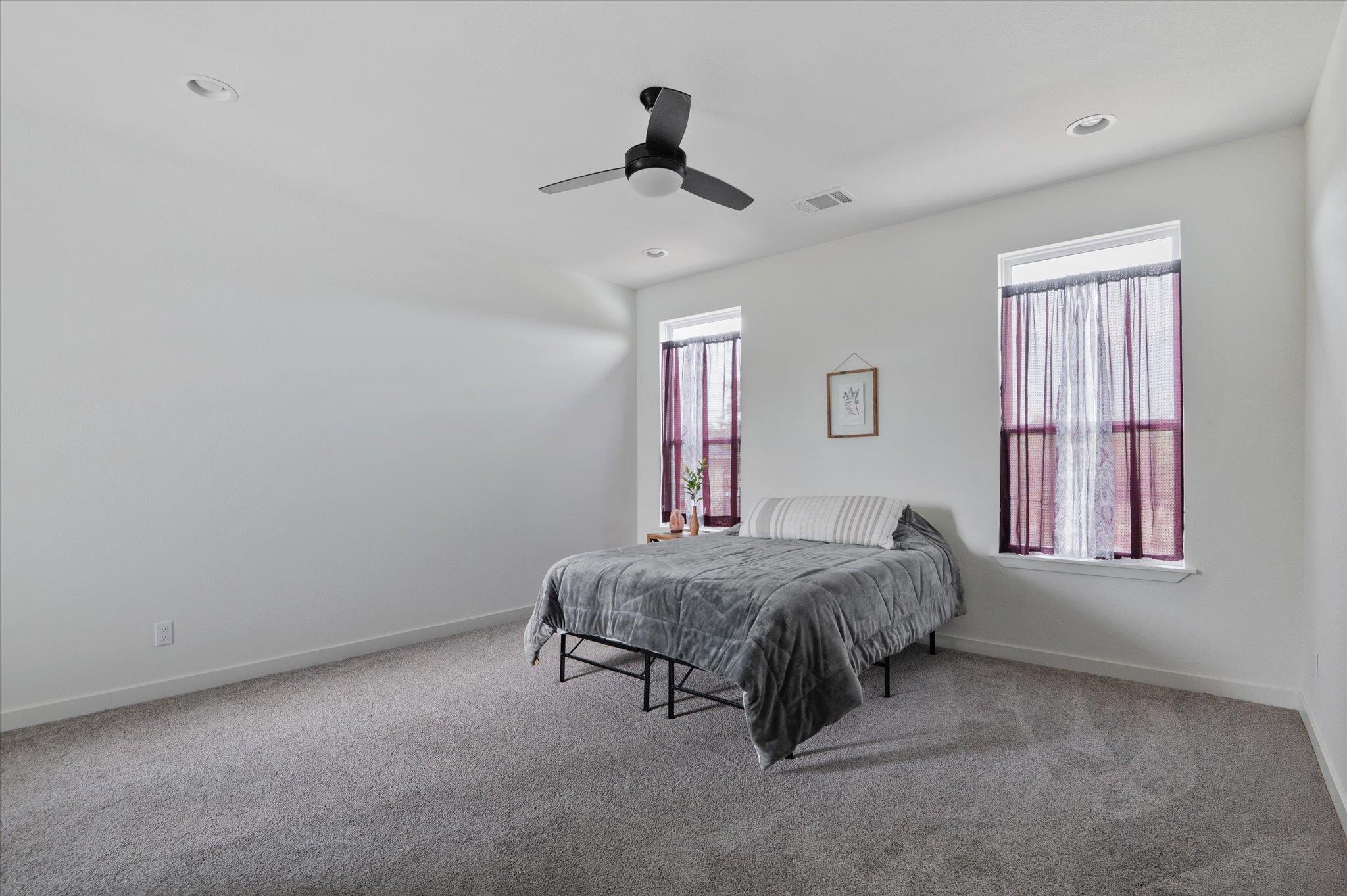 136 W Castlebriar Dr, Granite Shoals, TX 78654