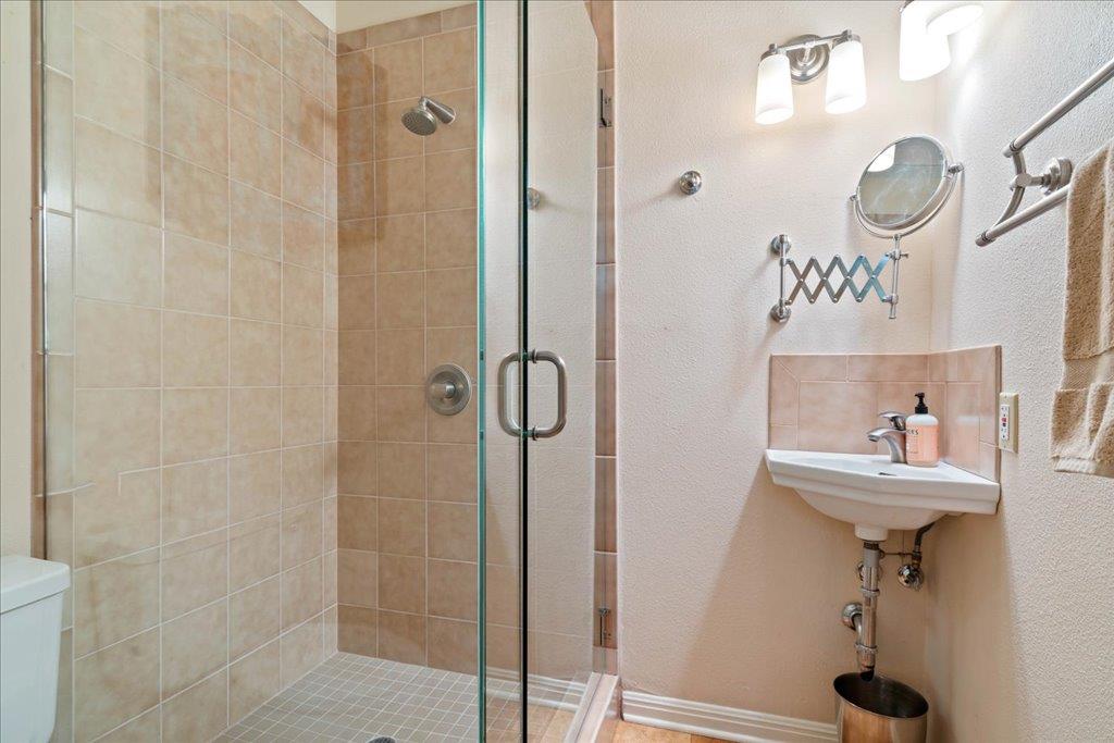 1502 Murray Ln, Austin, TX 78703