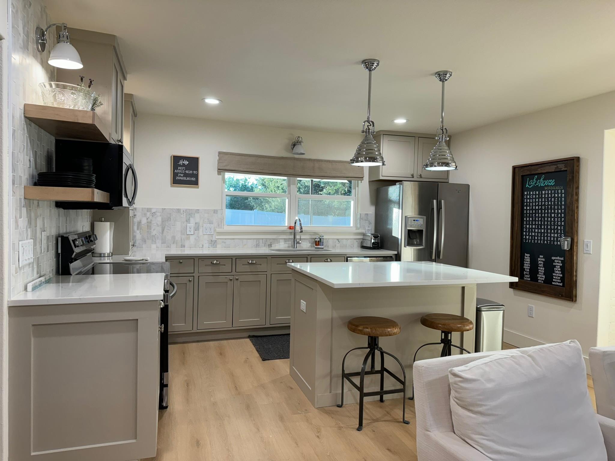 1002 Granite Dr, Granite Shoals, TX 78654