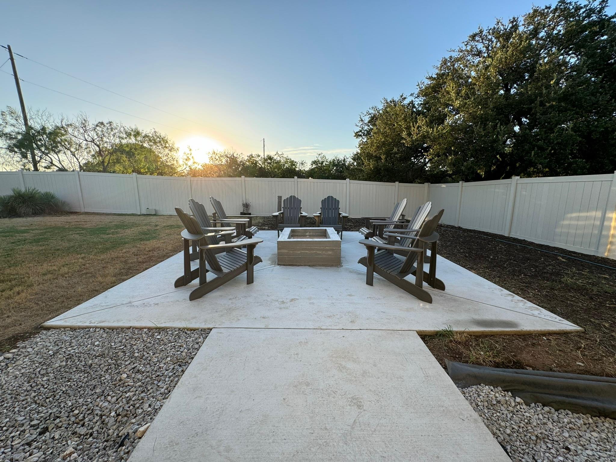 1002 Granite Dr, Granite Shoals, TX 78654