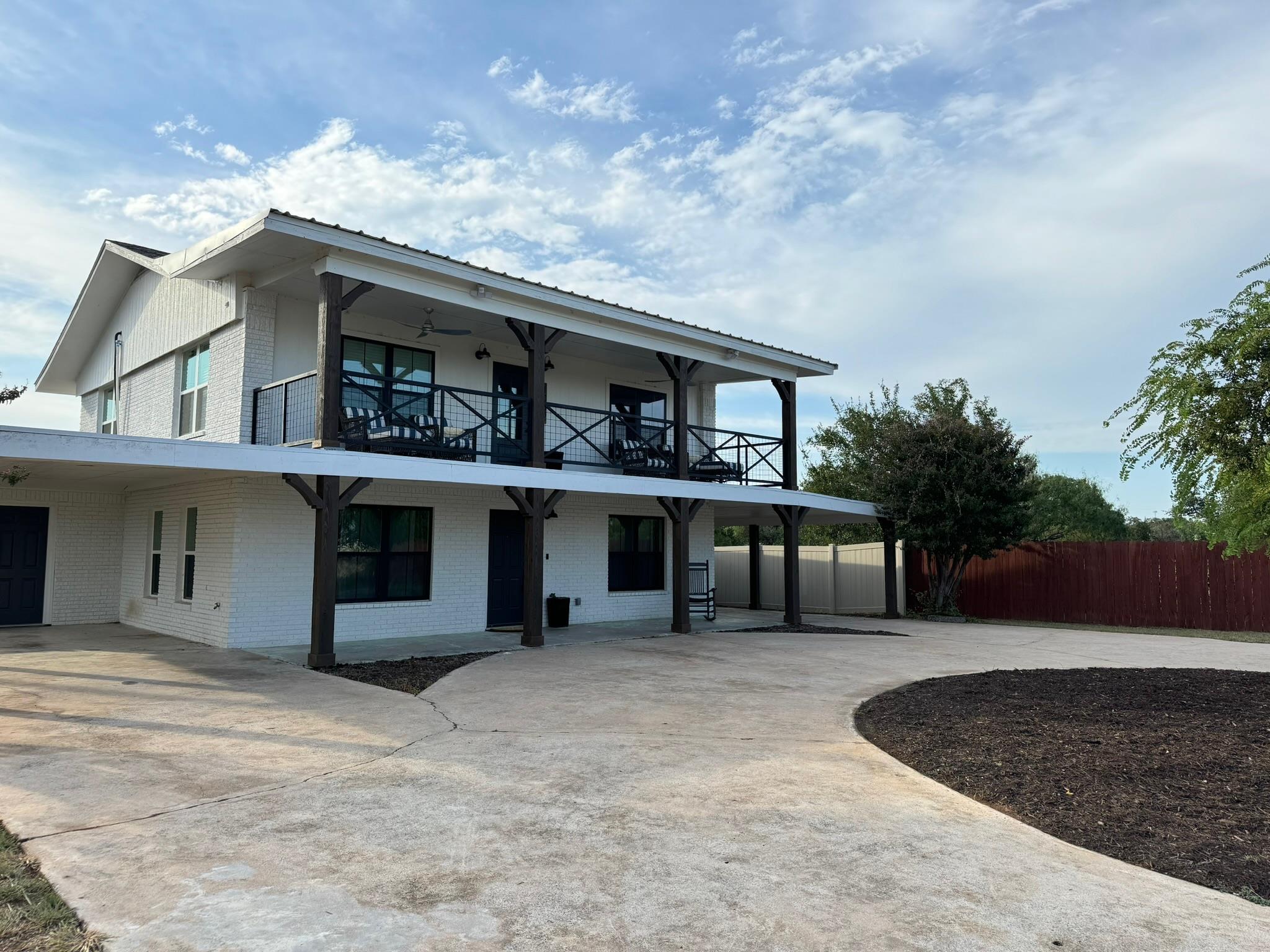 1002 Granite Dr, Granite Shoals, TX 78654