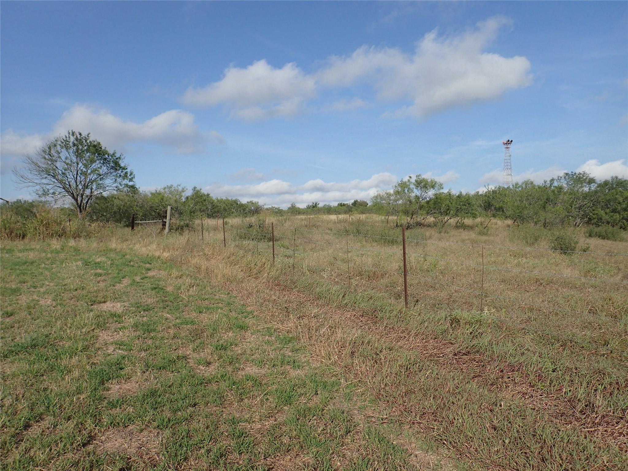 1060 Black Ankle Rd, Lockhart, TX 78644