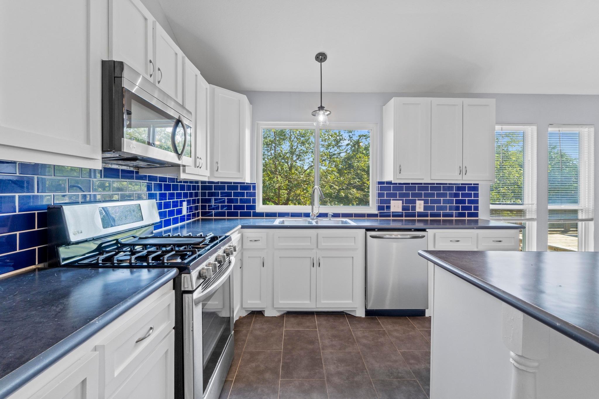 809 Stillhouse Spg, Round Rock, TX 78681