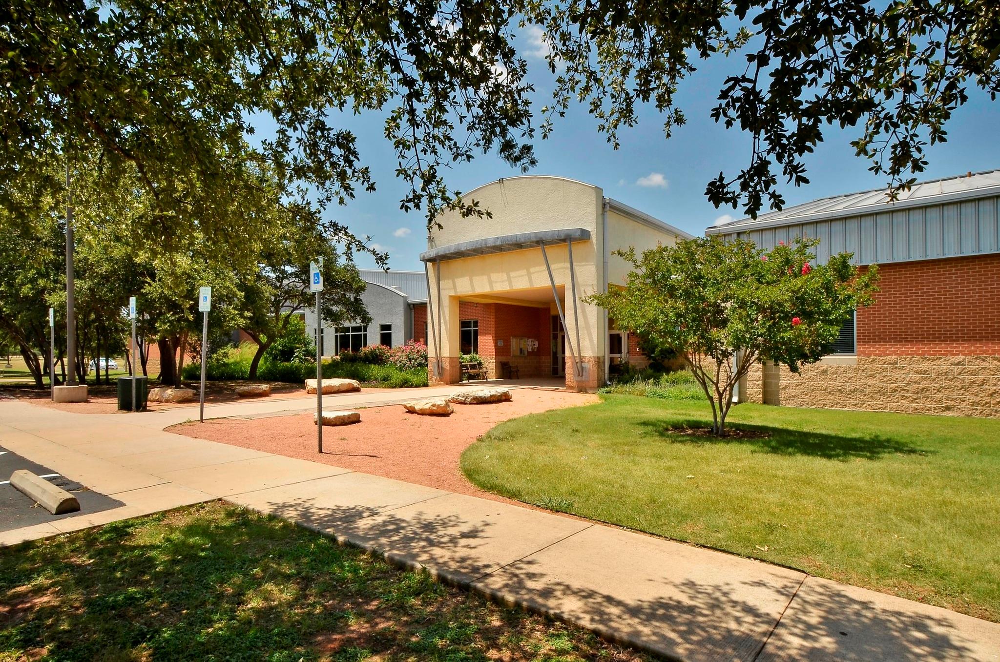 809 Stillhouse Spg, Round Rock, TX 78681