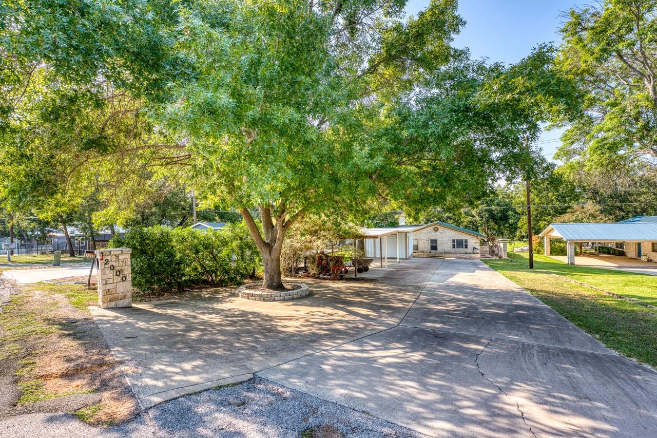 2000 Williams Lakeshore, Kingsland, TX 78639