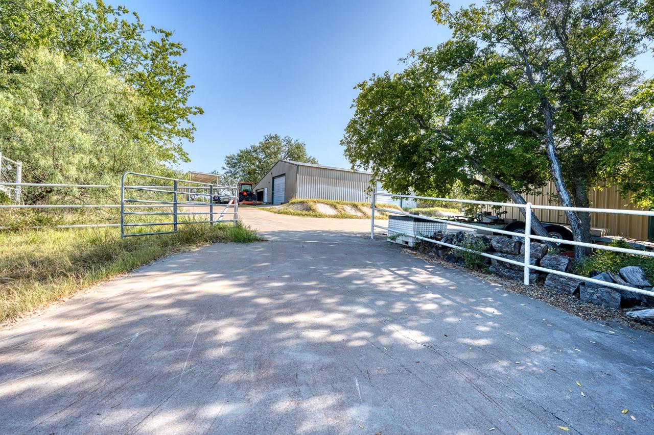 2000 Williams Lakeshore, Kingsland, TX 78639