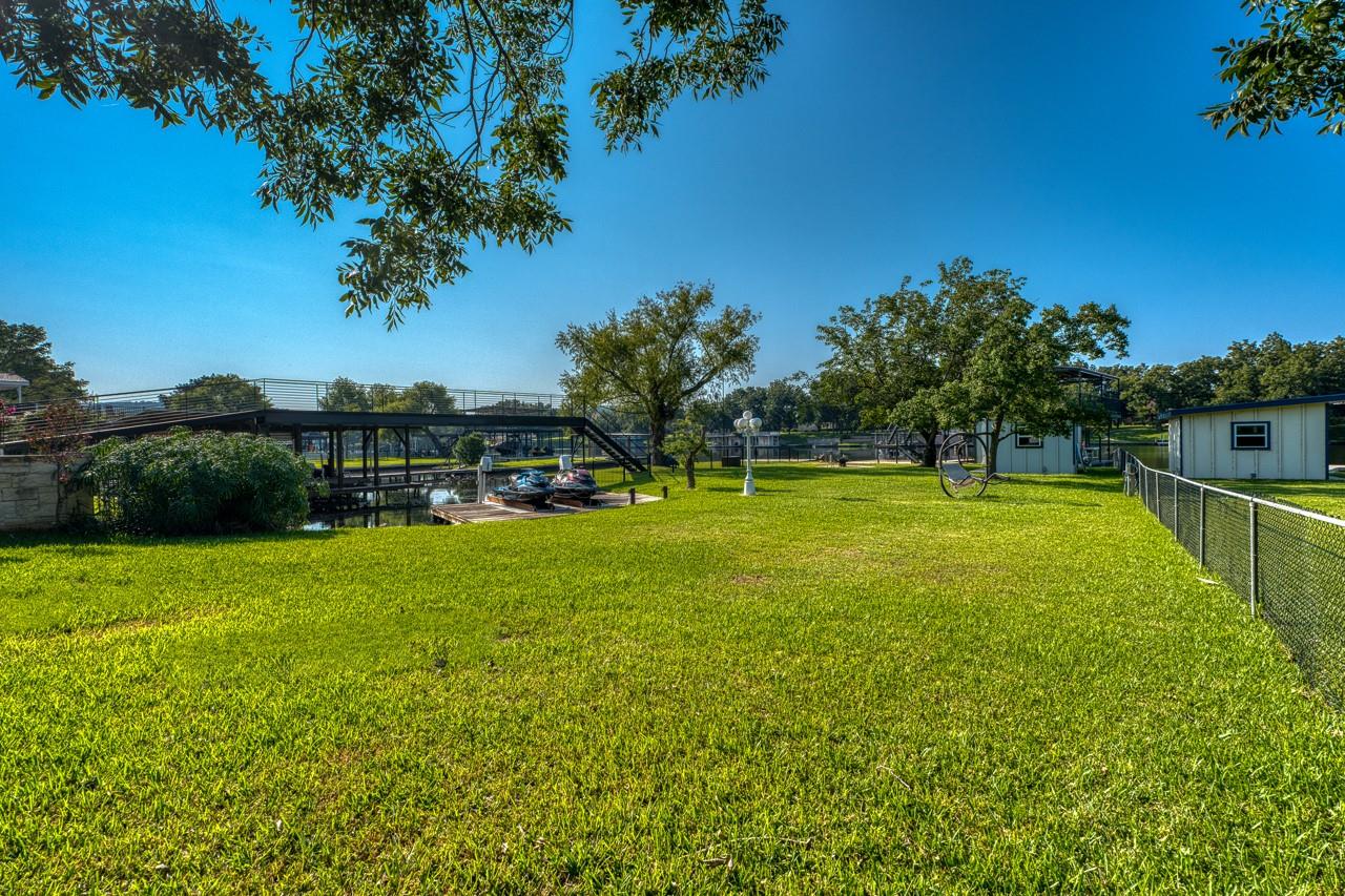 2000 Williams Lakeshore, Kingsland, TX 78639