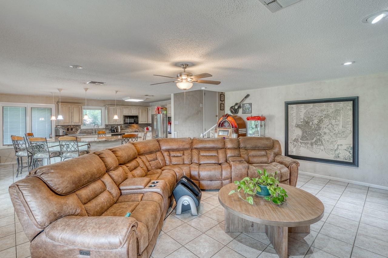 2000 Williams Lakeshore, Kingsland, TX 78639