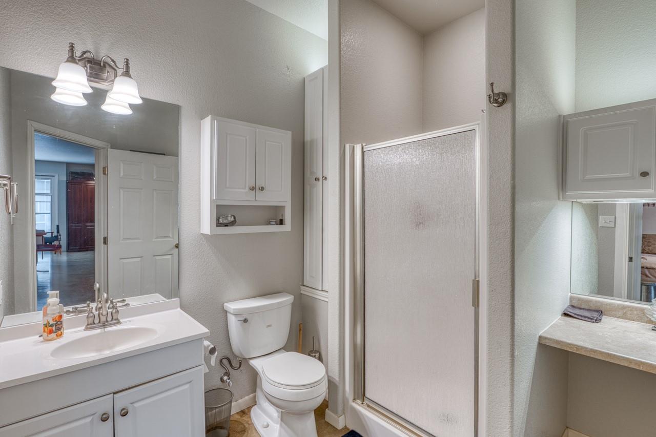 2000 Williams Lakeshore, Kingsland, TX 78639