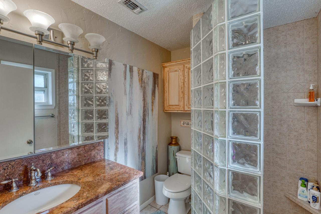 2000 Williams Lakeshore, Kingsland, TX 78639