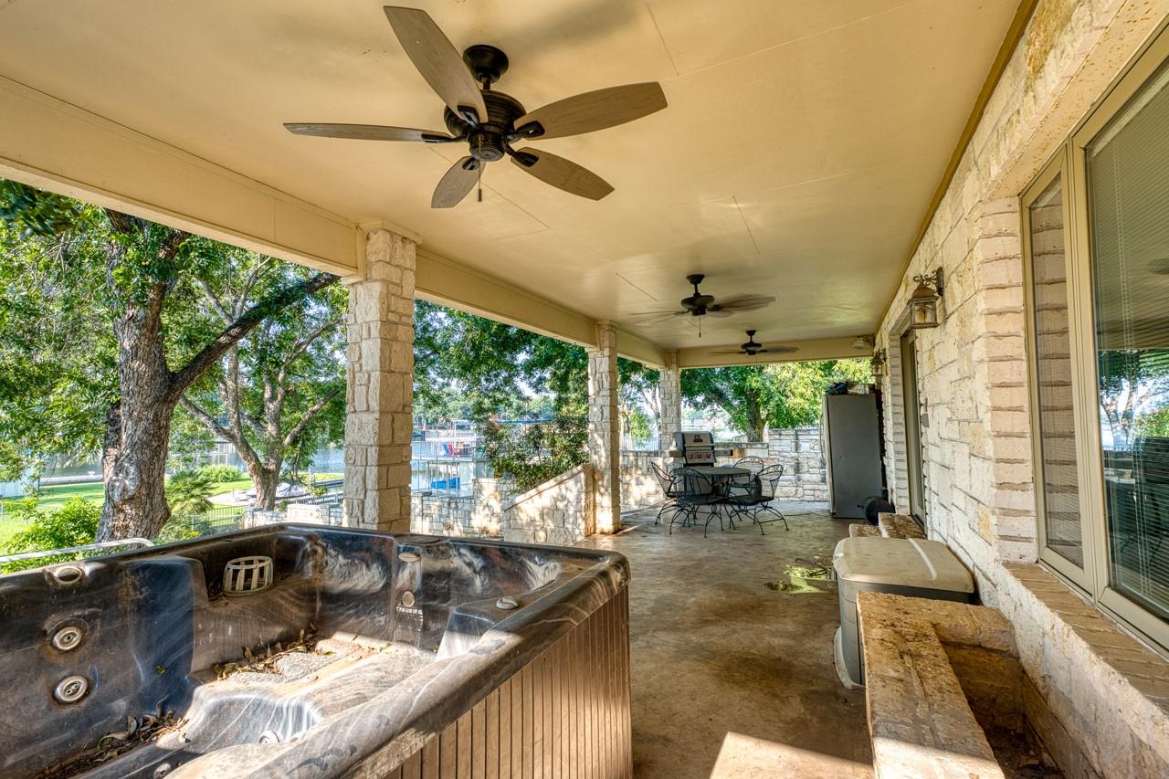 2000 Williams Lakeshore, Kingsland, TX 78639