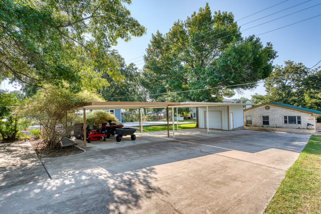 2000 Williams Lakeshore, Kingsland, TX 78639