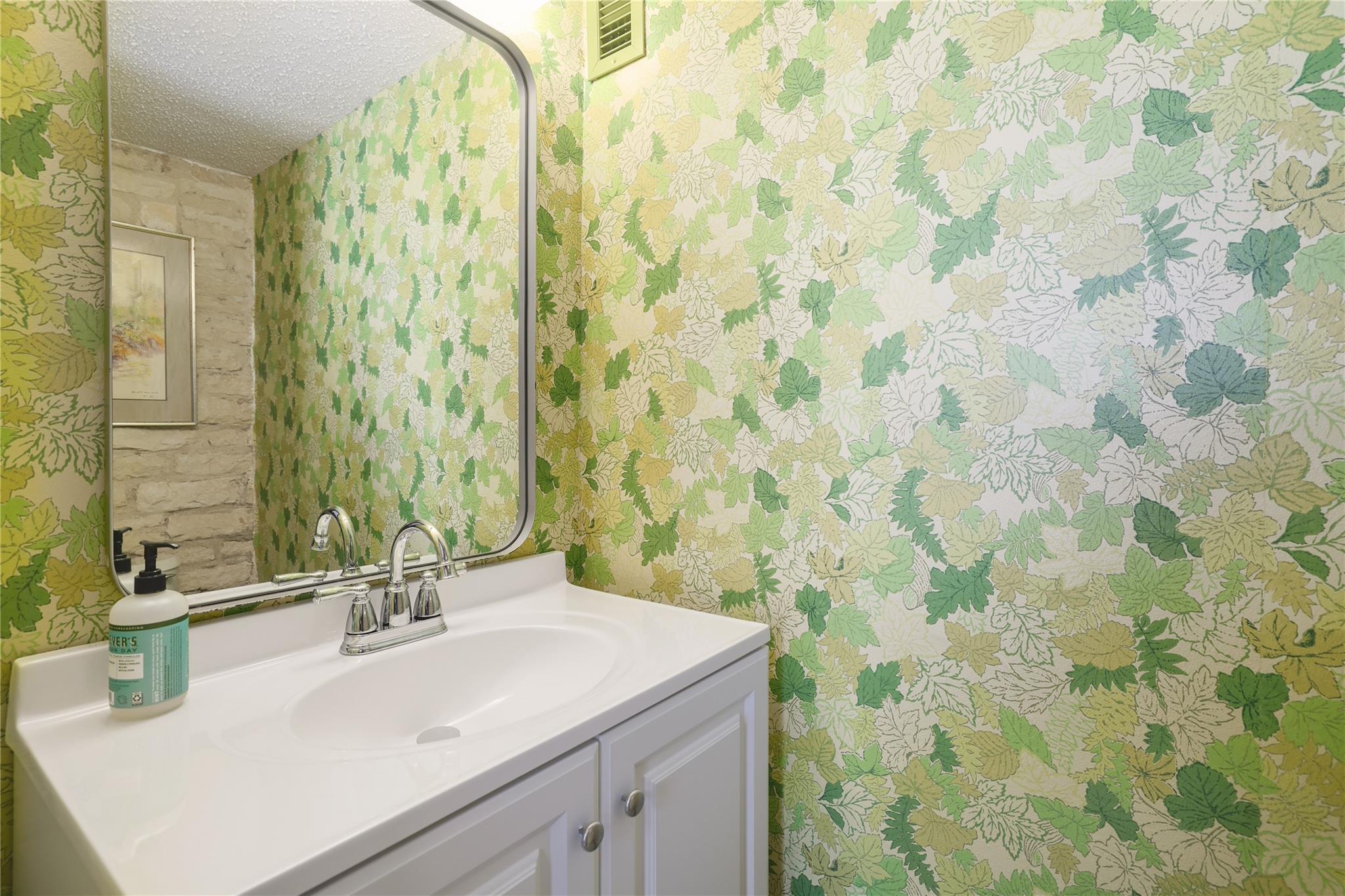 1818 Vance Cir, Austin, TX 78701