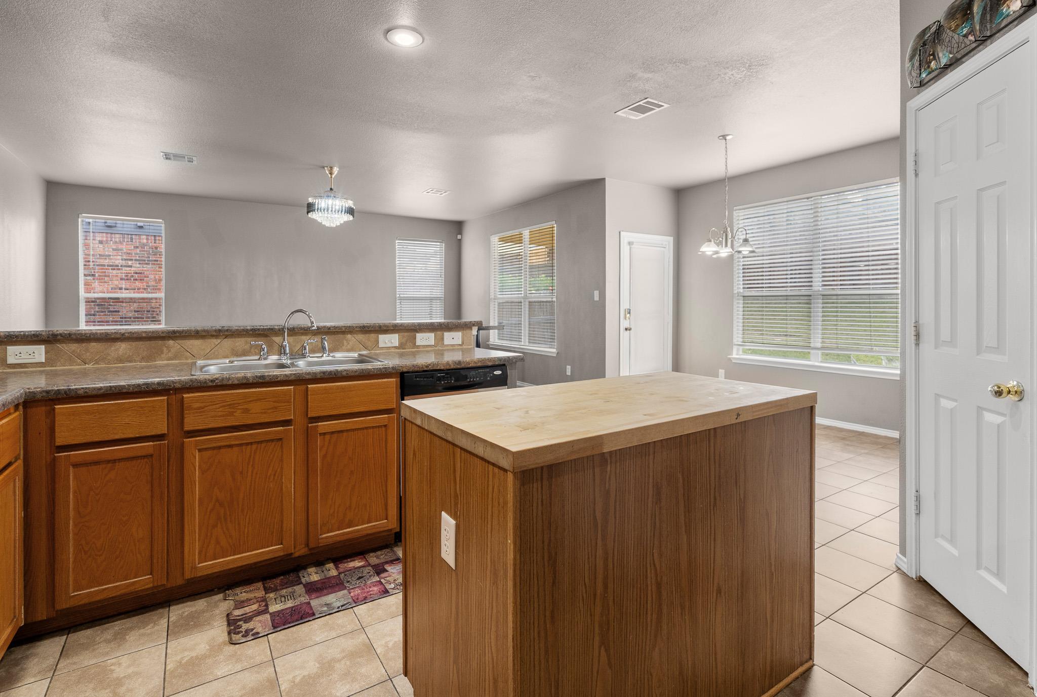 6304 Nessy Dr, Killeen, TX 76549